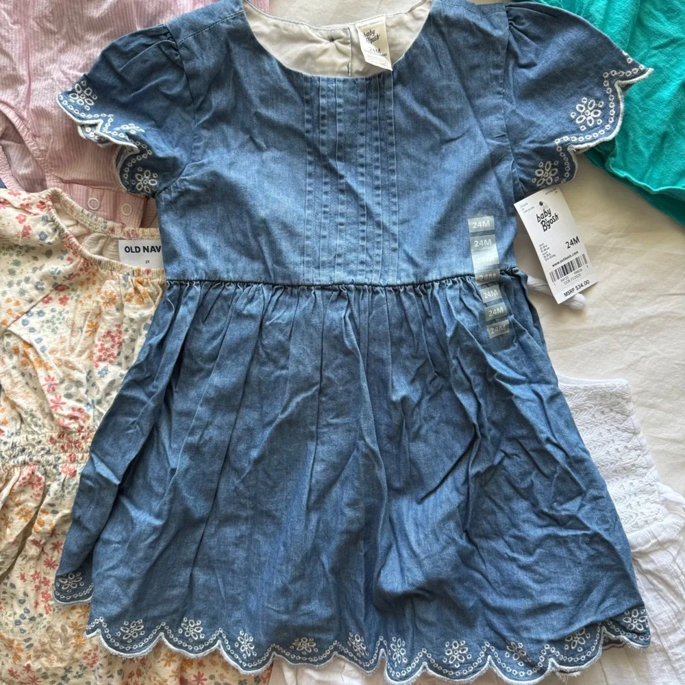Lot of 8 Girls Clothes 18M 2T OshKosh Lucky Dresses Rompers NWT Summer Vacation